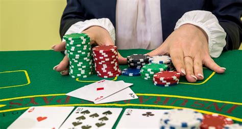 How to play Punto Banco .